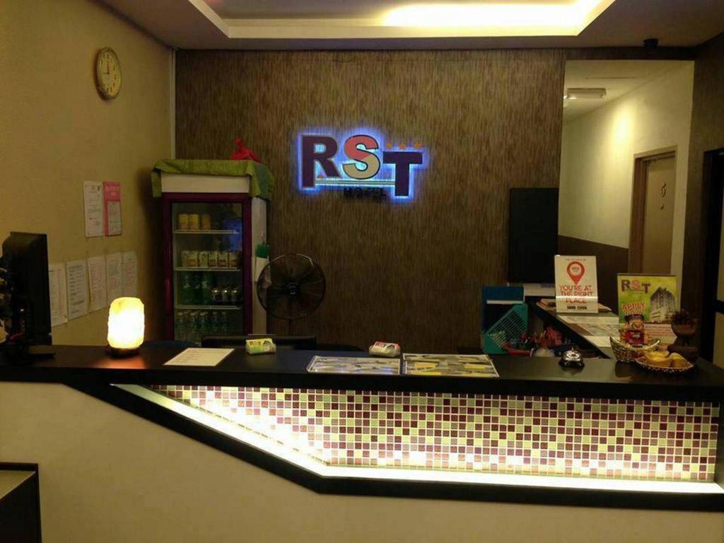 Hotel Rst 2*